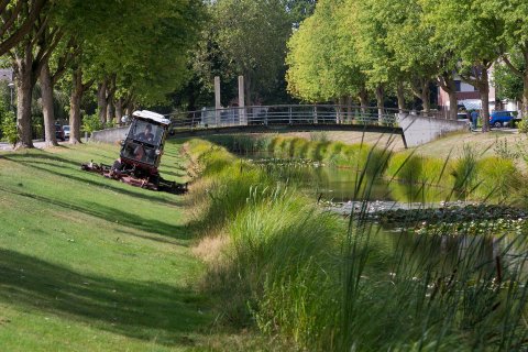 Dolmans Landscaping Group realiseert, onderhoudt en beheert al meer dan zestig jaar groen en bijbehorende civieltechnische projecten.