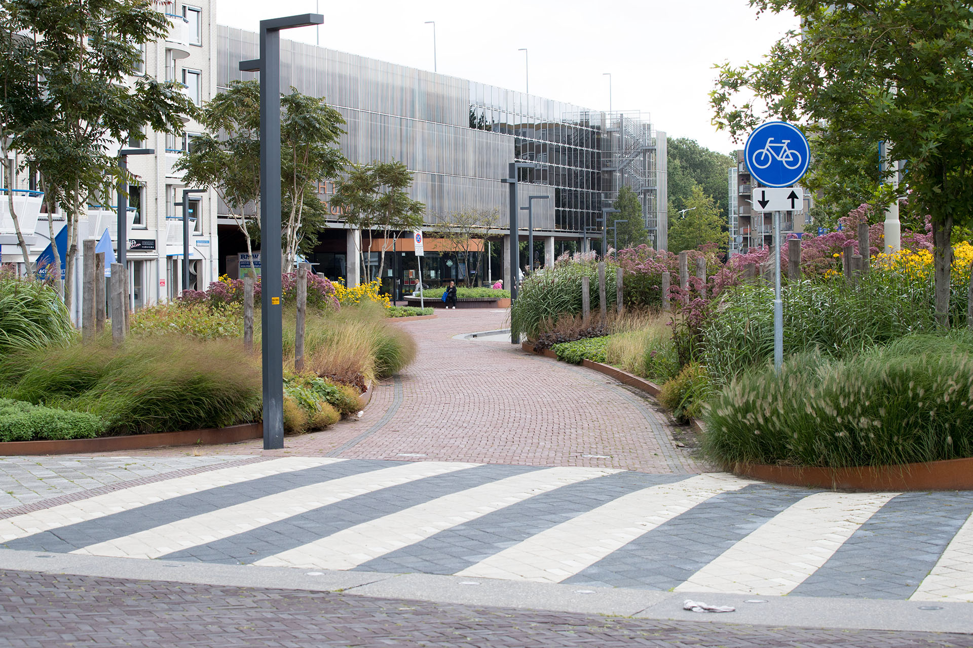 De gemeente had een mooi beeld voor ogen van een oase van bloemen en grote solitaire bomen.