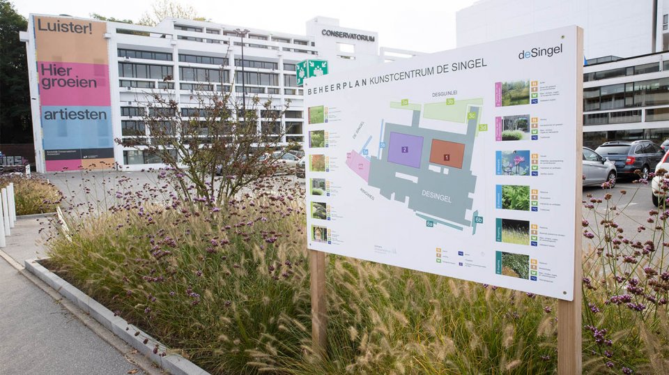 De bestaande flora en fauna van deze AFB-site werd in kaart gebracht door Dolmans Landscaping Services Antwerpen.