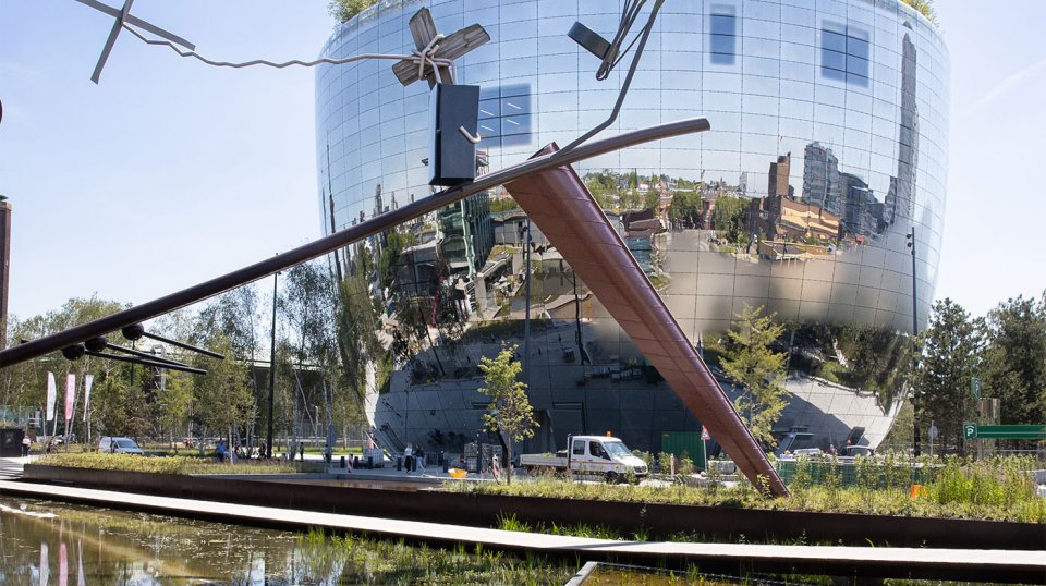 Op basis van het ontwerp van Ingenieursbureau Gemeentewerken Rotterdam zijn onze mensen op deze bijzondere plek aan het werk gegaan.