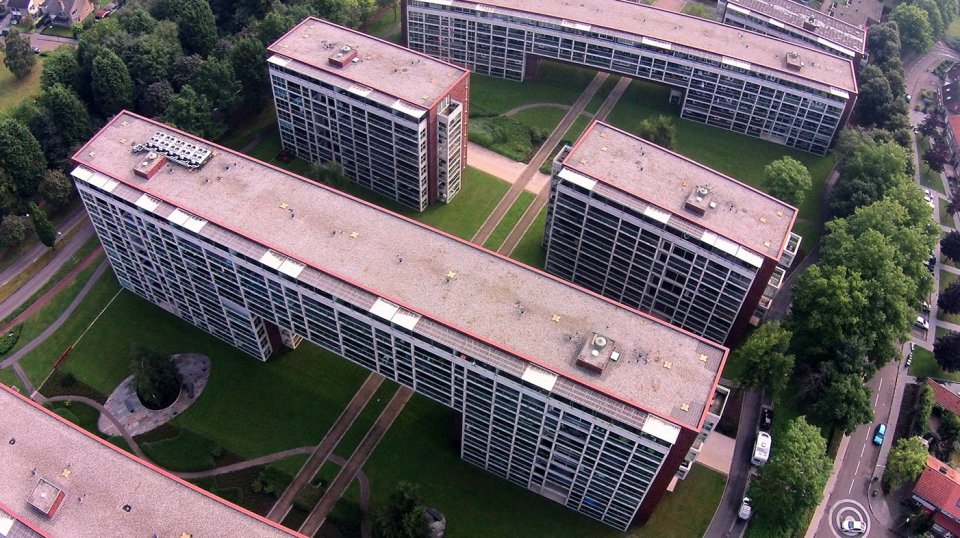 Het gaat naadloos over in een groene omgeving en loopt zelfs door tot aan het gemeentelijk groen.