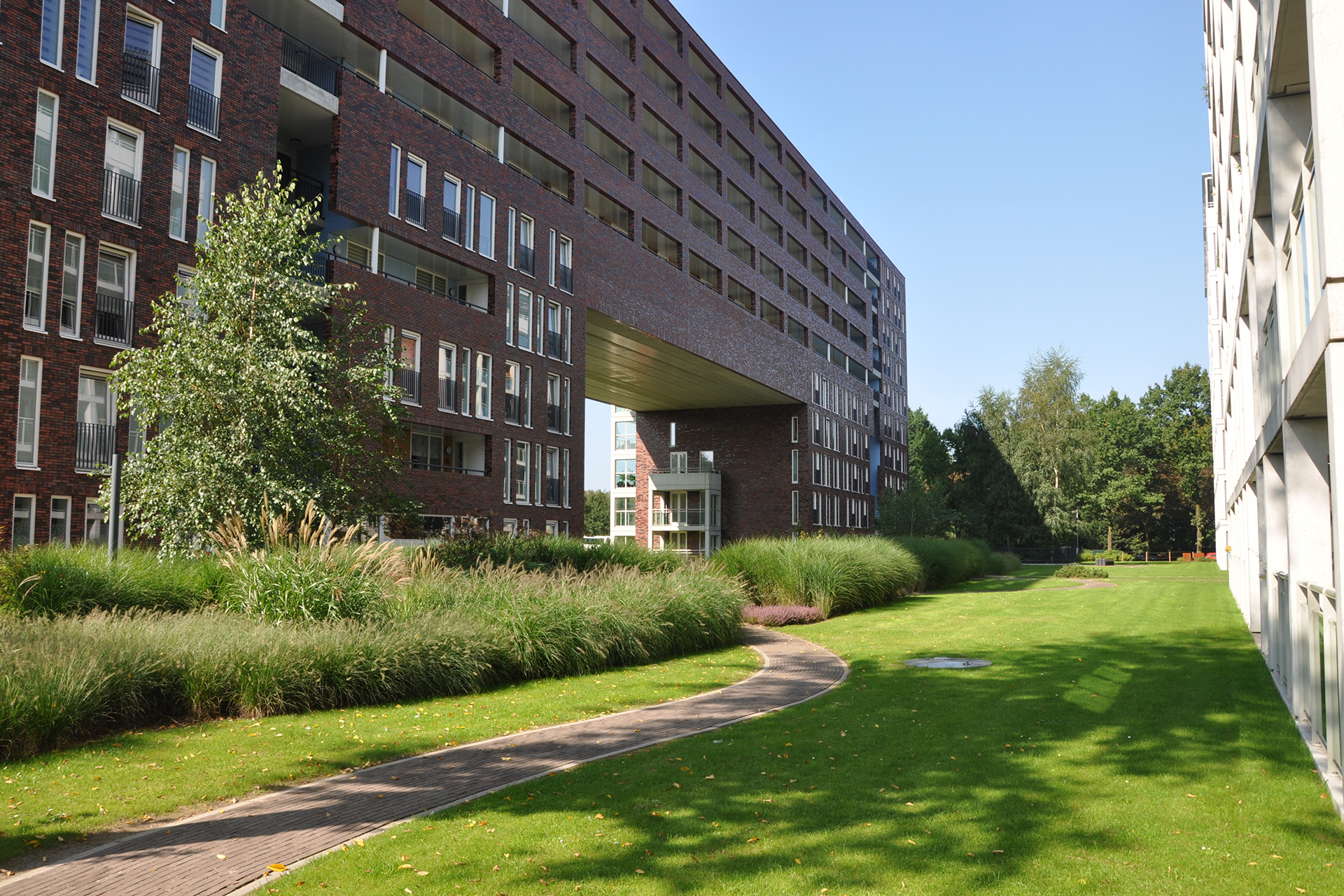 Park Abdijtuinen betreft een landschapspark dat zich uitstrekt over het dak van een parkeergarage.