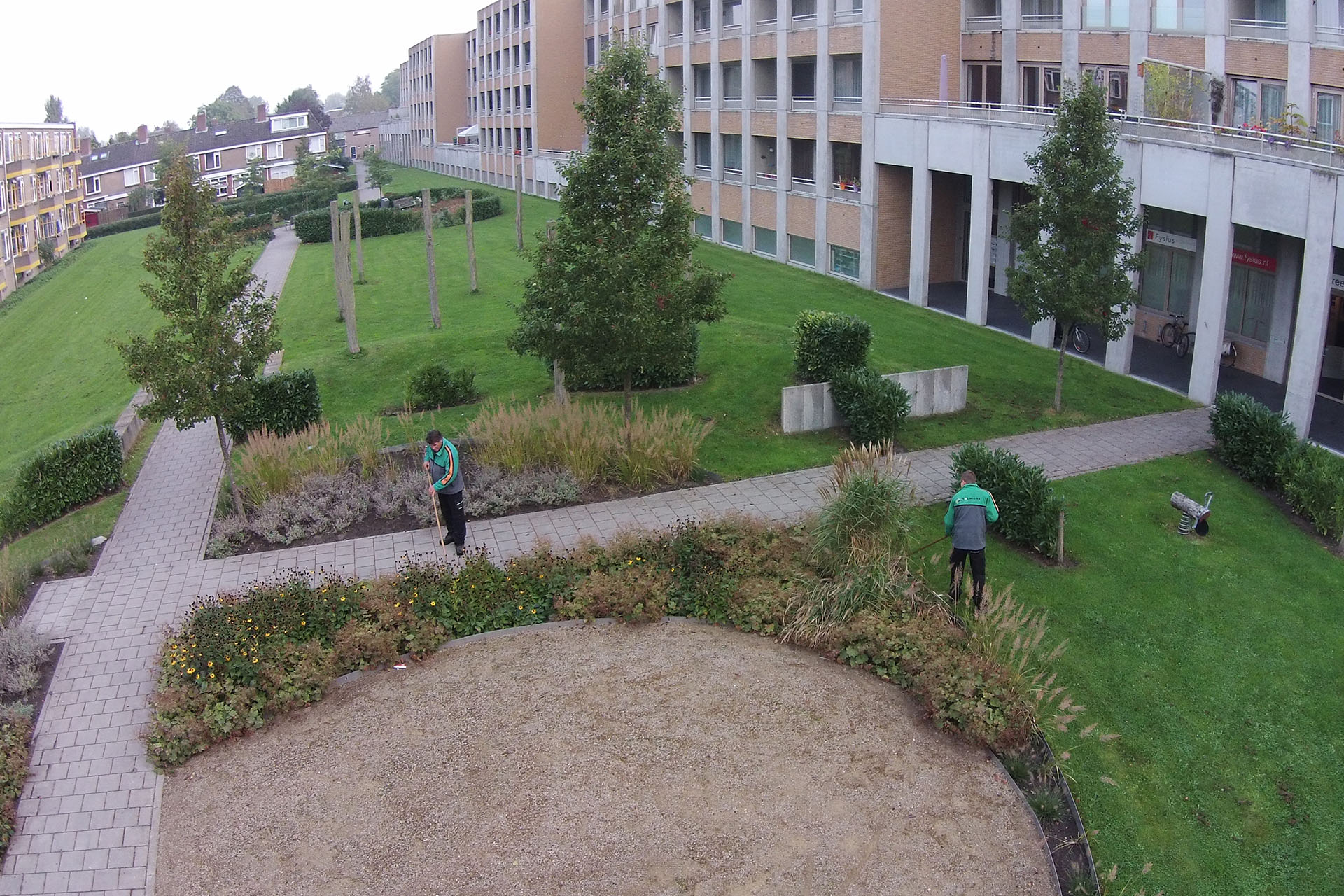 Voor woningcorporatie Nijestee in de stad Groningen onderhoudt Dolmans de groenvoorzieningen.