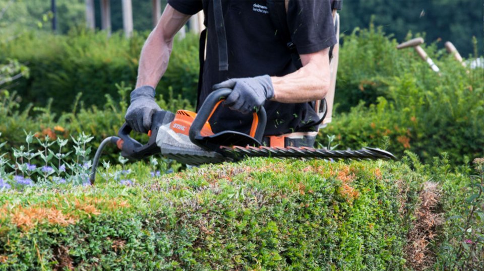 Wij voeren het groenonderhoud uit, helpen Meander bij het optimaliseren van haar groen voor het genot van haar klanten.