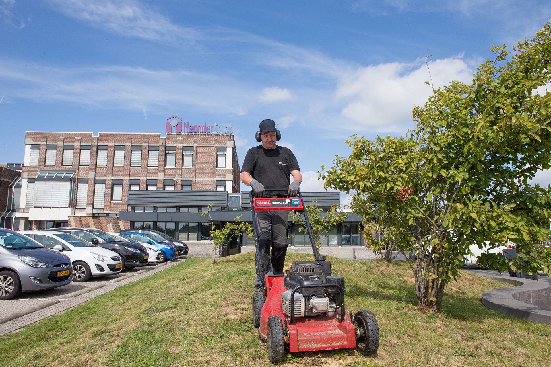 Meander wil zo veel als mogelijk ontzorgd worden, zonder voeling met de werkzaamheden te verliezen.